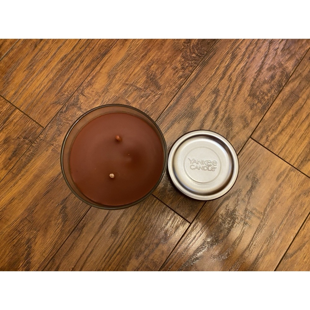 New! Yankee Candle Autumn Wreath 20oz Double Wick Large Jar Candle - Picture 4 of 5